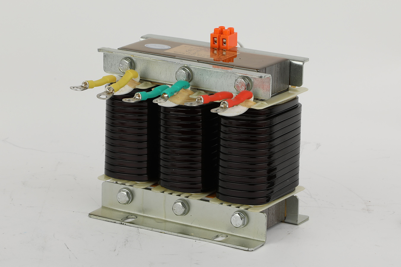 Bagaimanakah kita betul saiz reaktor detuning untuk memastikan perlindungan kapasitor tanpa menjejaskan kapasiti pampasan?