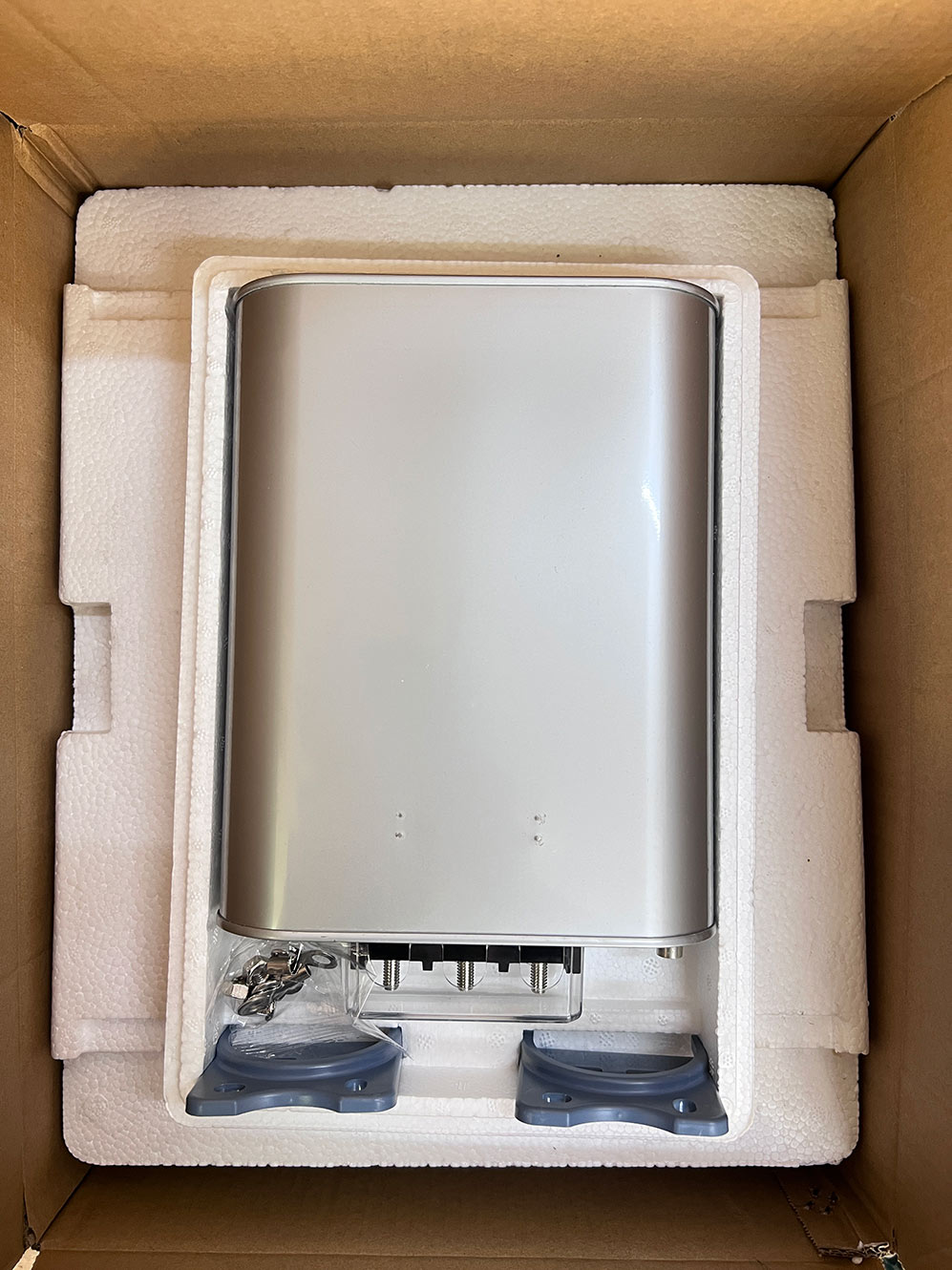 Apakah cek penting semasa pentauliahan kapasitor baru di tapak?